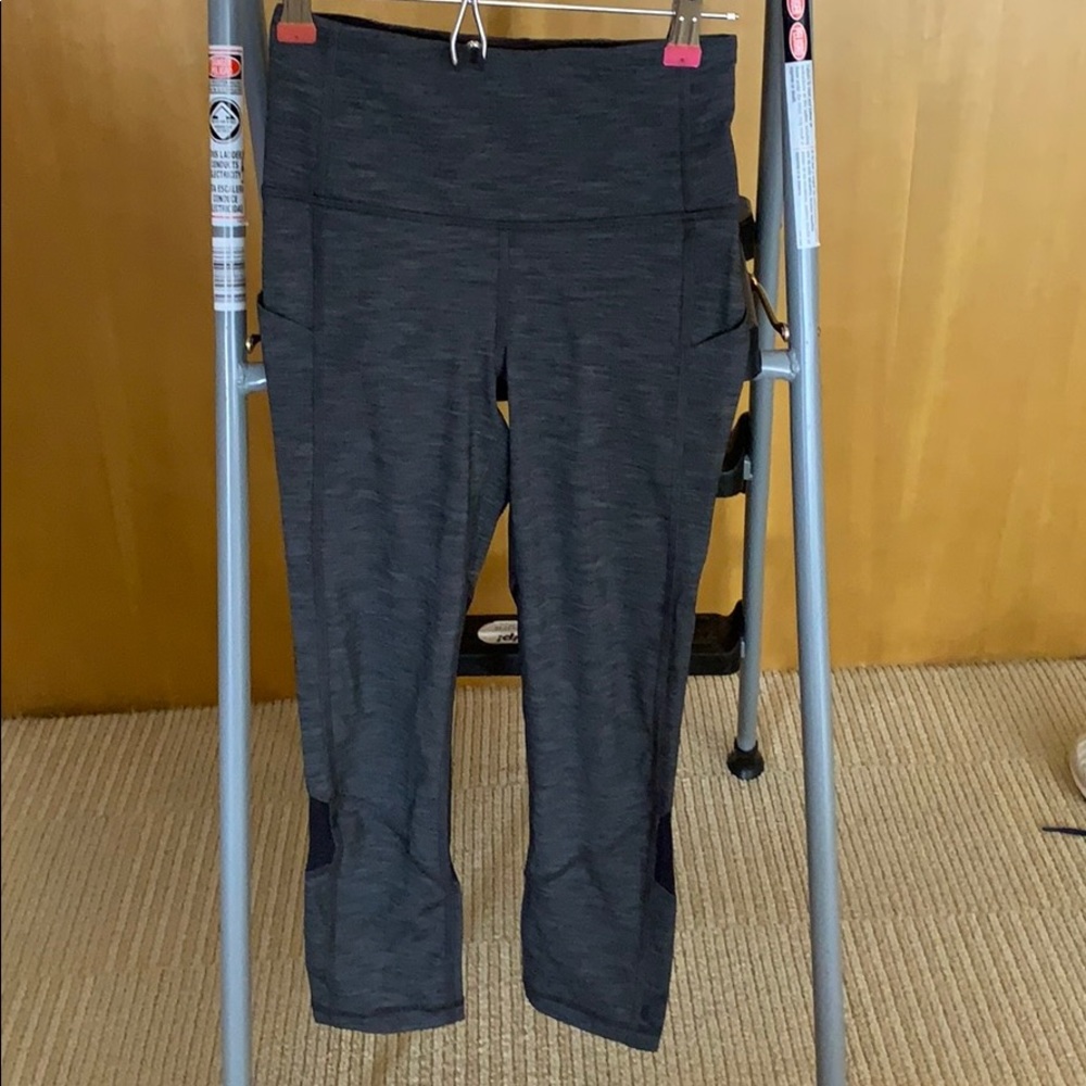 Lululemon workout leggings (21”)